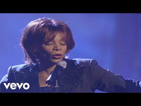 Donna Summer – I Feel Love (from VH1 Presents Live & More Encore!)