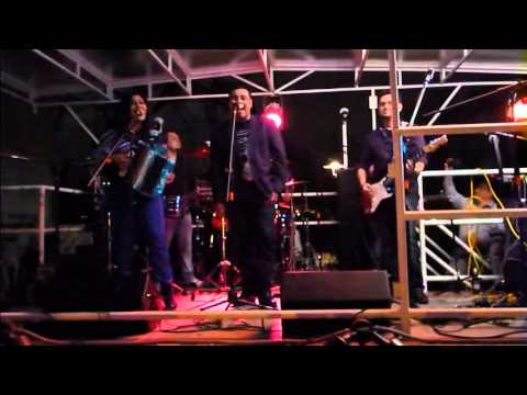 Saraly y la promesa ft Ricardo Castillon y la Diferenzia  "Si lo quieres"
